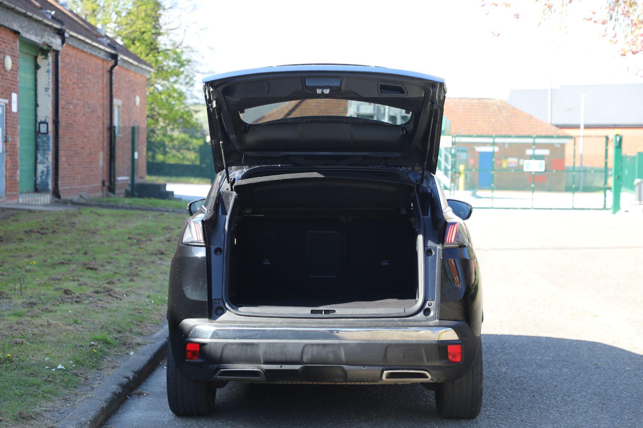 Large vehicle image